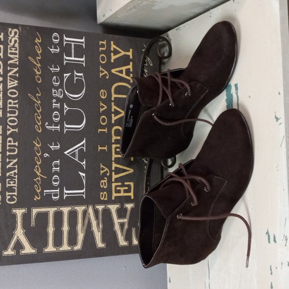 BROWN AEROSOLES BOOTIES - Picture 2 of 13
